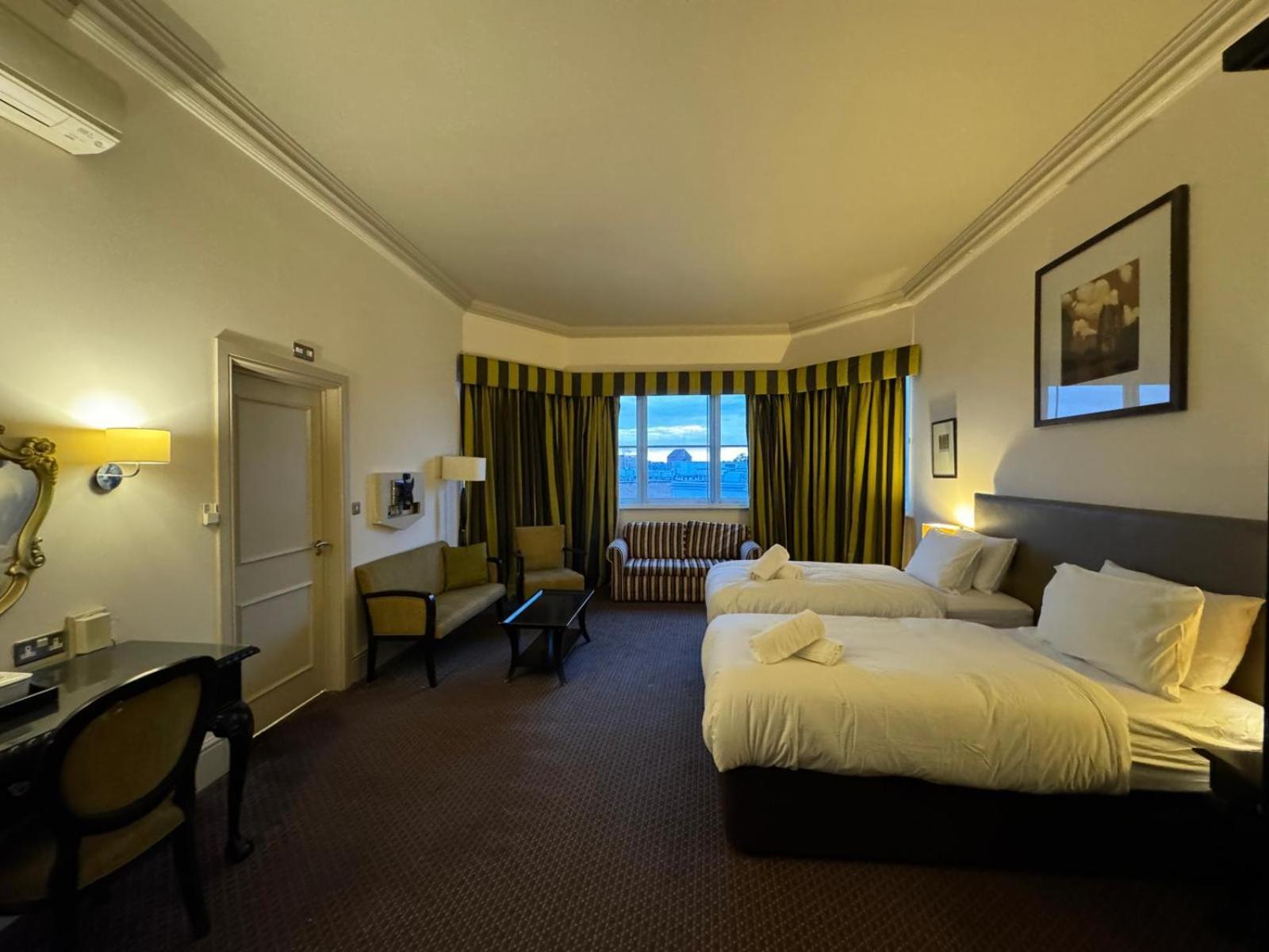 H & G Hotel Opposite Windsor Castle Exteriör bild